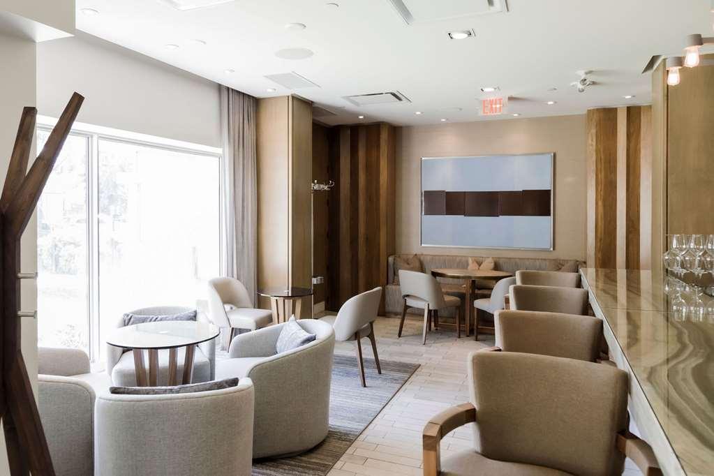 The James Hotel Саскатун Интерьер фото